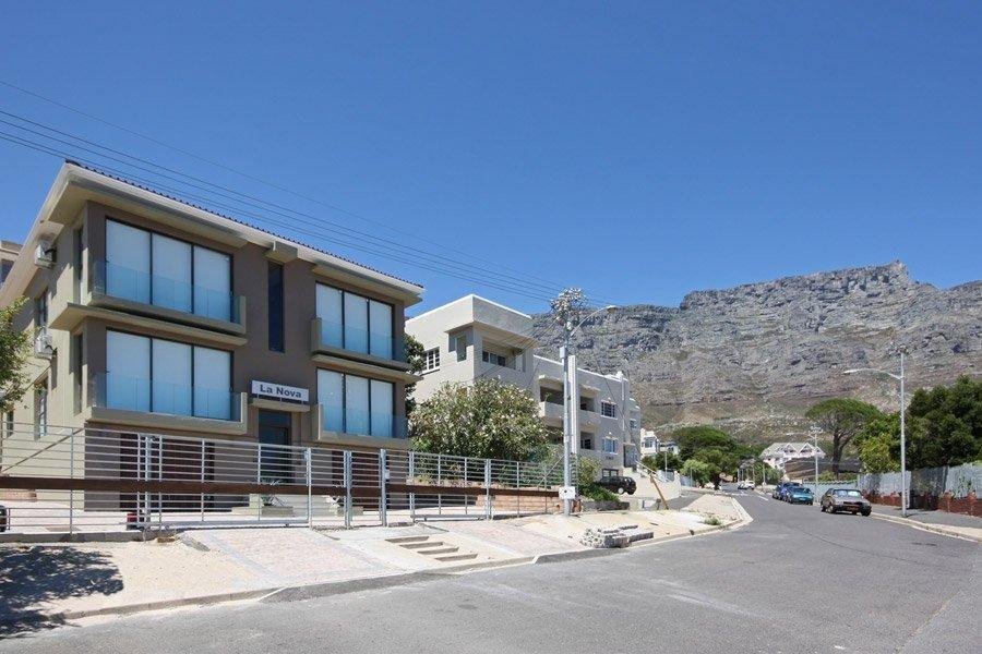To Let 2 Bedroom Property for Rent in Vredehoek Western Cape